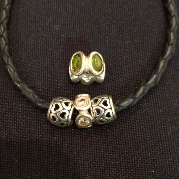 Pandora bracelet and charms bundle - Picture 4 of 8